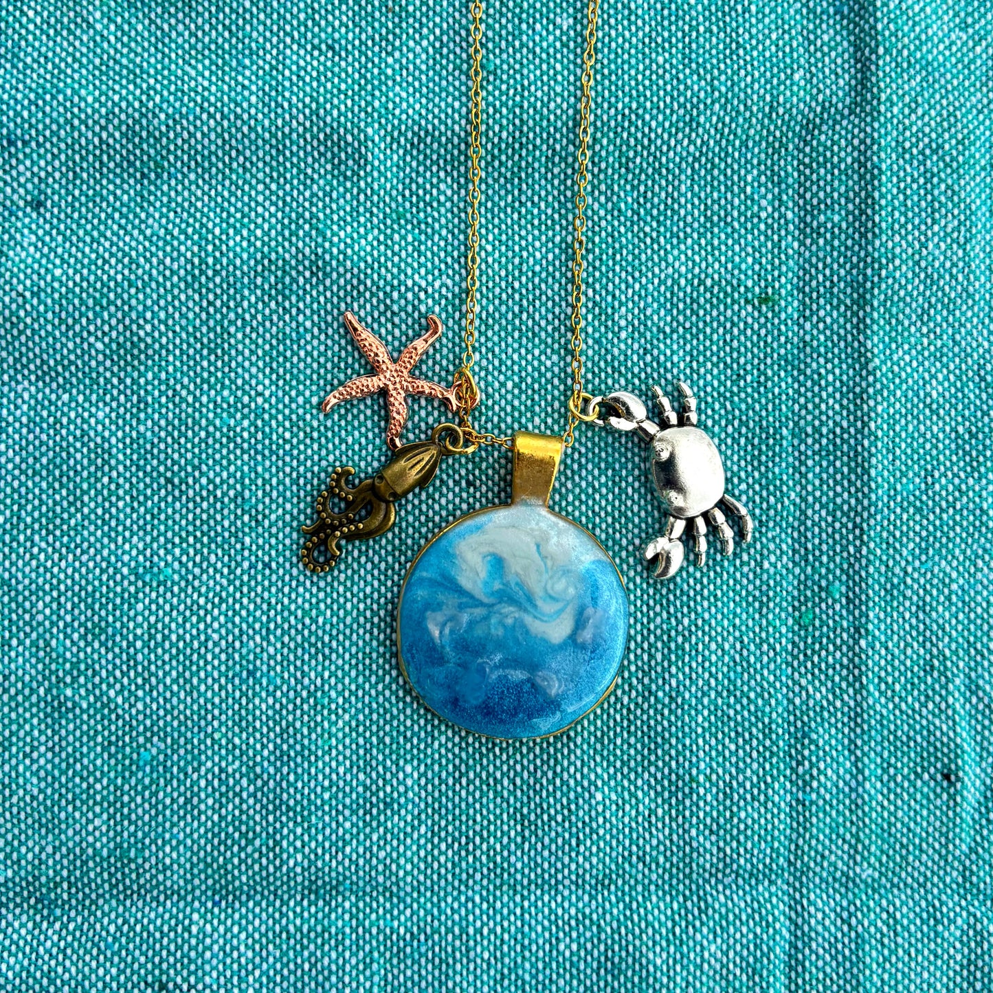 Collar Energía Oceánica – Inspirado en Kanaloa – Dios del Mar y la Intuición🌊✨