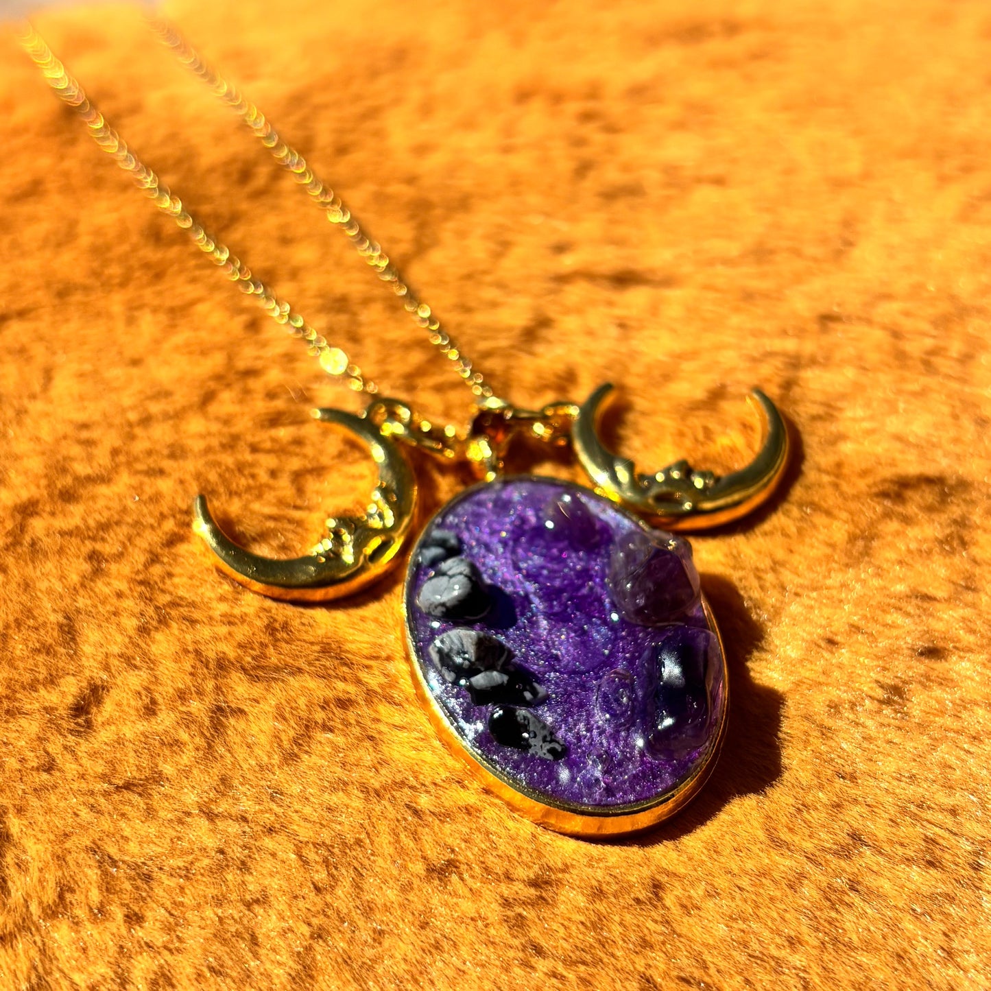 Collar Talismán de la Triple Diosa – Edición Única y Artesanal 🌙✨