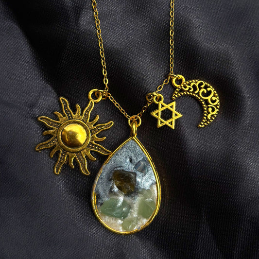 🌕 Collar Talismán “Guardiana Lunar” HEKATE – Labradorita y Aventurina Verde