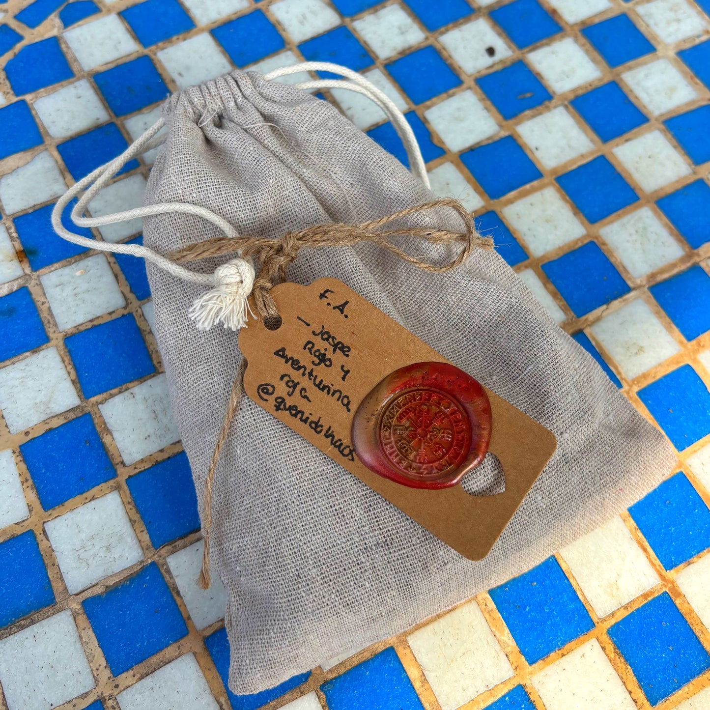 Set de Runas del Futhark Antiguo – Aventurina Roja & Jaspe Rojo🌹