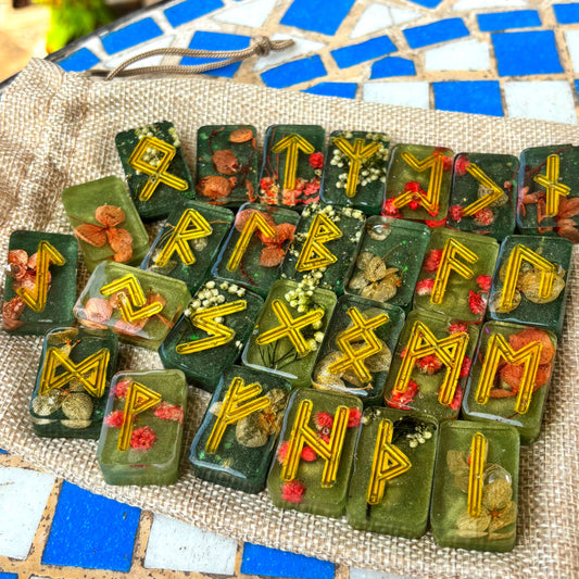 Set de Runas del Futhark Antiguo – Flores💐