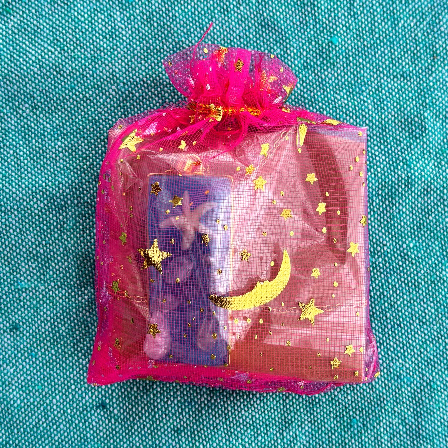 Amuleto de la Diosa Benten – Collar Único Artesanal con Cuarzo Rosa 🌊💓