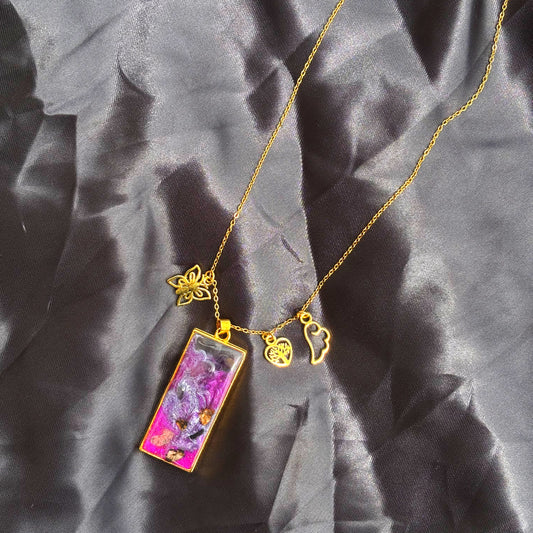 💗 Collar Talismán “Renacer Místico” BRÍGIDA – Rodonita y Fluorita