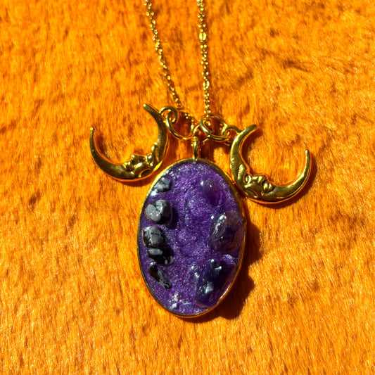 Collar Talismán de la Triple Diosa – Edición Única y Artesanal 🌙✨